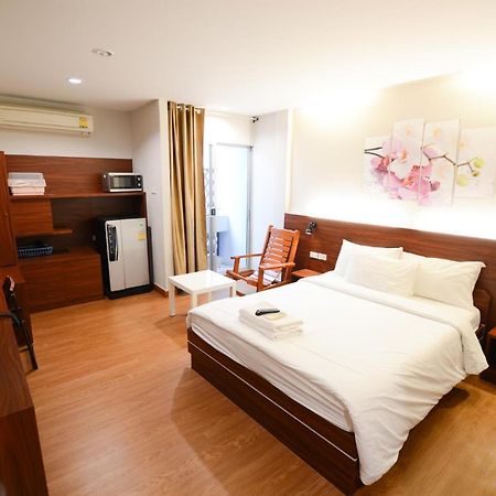Thaiphiphat House Bangkok Eksteriør bilde