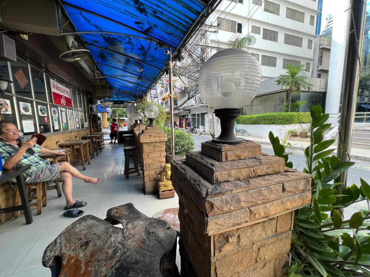 Thaiphiphat House Bangkok Eksteriør bilde